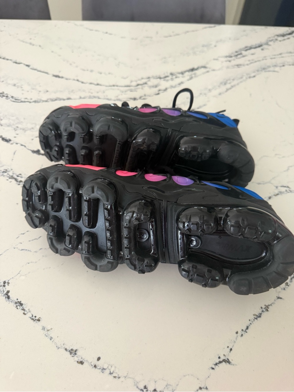 Nike Women’s Pink to Purple Gradient VaporMax Sneakers - Picture 6 of 8